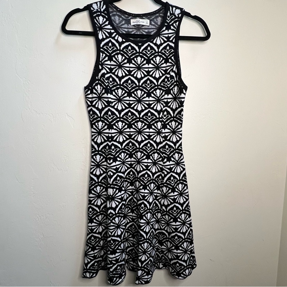 Abercrombie & Fitch Black and White Geometric Mini Dress